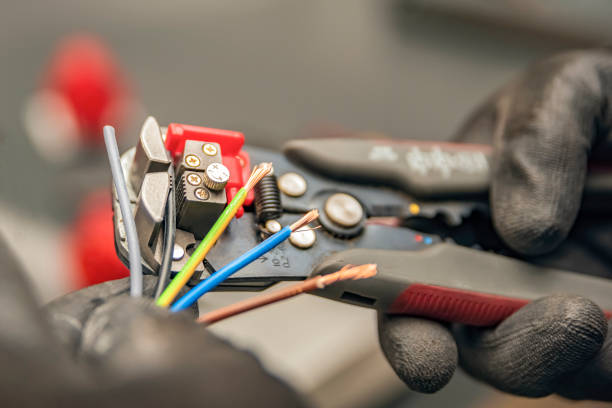 Best Circuit Breaker Repair  in Willamina, OR